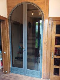 Porta in ferro battuto e vetro