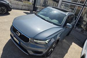 Volvo XC40 R-DESIGN D3 Tettuccio HARMAN kardon