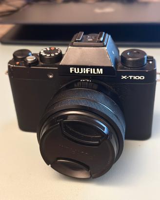 Fujifilm X-T100 con kit obiettivo 15-45 mm