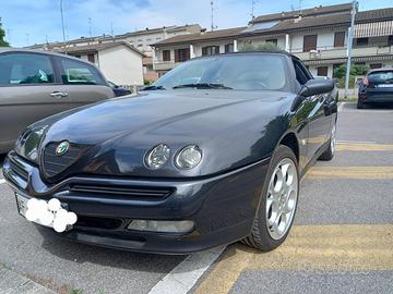 Alfa Romeo Spider V6