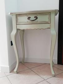 Tavolino stile vintage verde