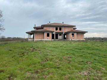 Fabbricato rurale terreno