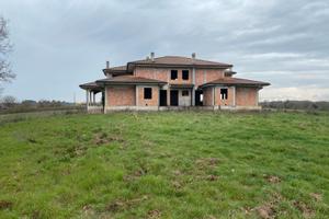 Fabbricato rurale terreno