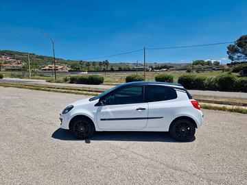 renault clio 3 initial Paris  edition 1.5 diesel  