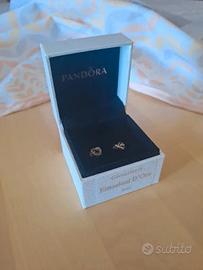 Orecchini Pandora a forma di cuore