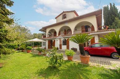 VILLA SINGOLA A ROSETO DEGLI ABRUZZI