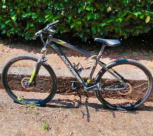 bicicletta Rockrider st 530
