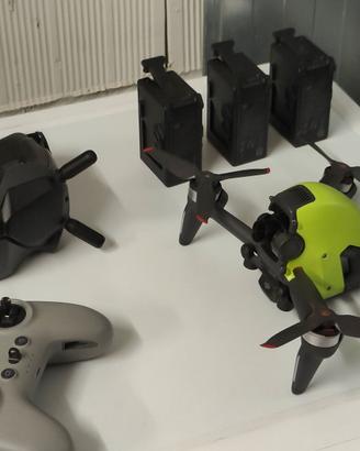 DJI FPV Combo + Fly More Kit (3 Batterie) 