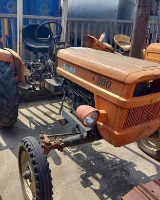 TRATTORE FIAT 300 RICAMBI