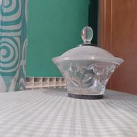Vaso con coperchio in cristallo