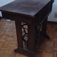 Tavolo da cucito Singer, con macchina da cucire