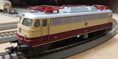 TRIX 22032 DB Gruppo 112 Rheinpfeil TEE Locomotiva