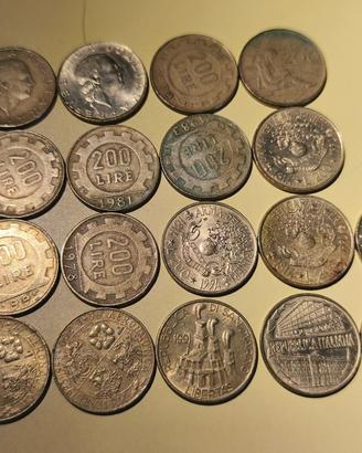 18 Monete da 200 lire di varie tipologie