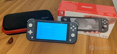 Nintendo Switch Lite + Custodia