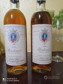 Bottiglie di vino francese bordeaux