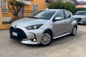Toyota Yaris 1.5 Hybrid 5 porte Automatica Neopate