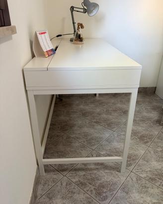 Scrivania ikea