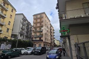 NEGOZIO A SALERNO