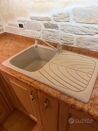 Lavabo con miscelatore