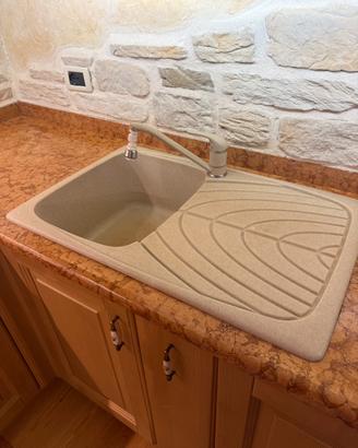Lavabo con miscelatore