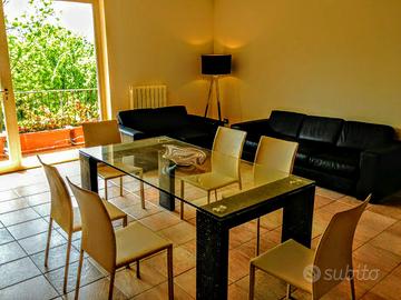 Loft elegante con posto auto in garage