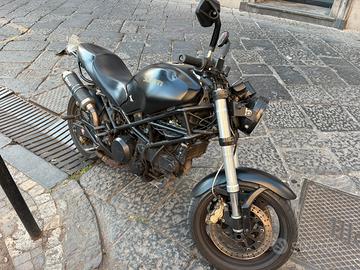 Ducati Monster 750