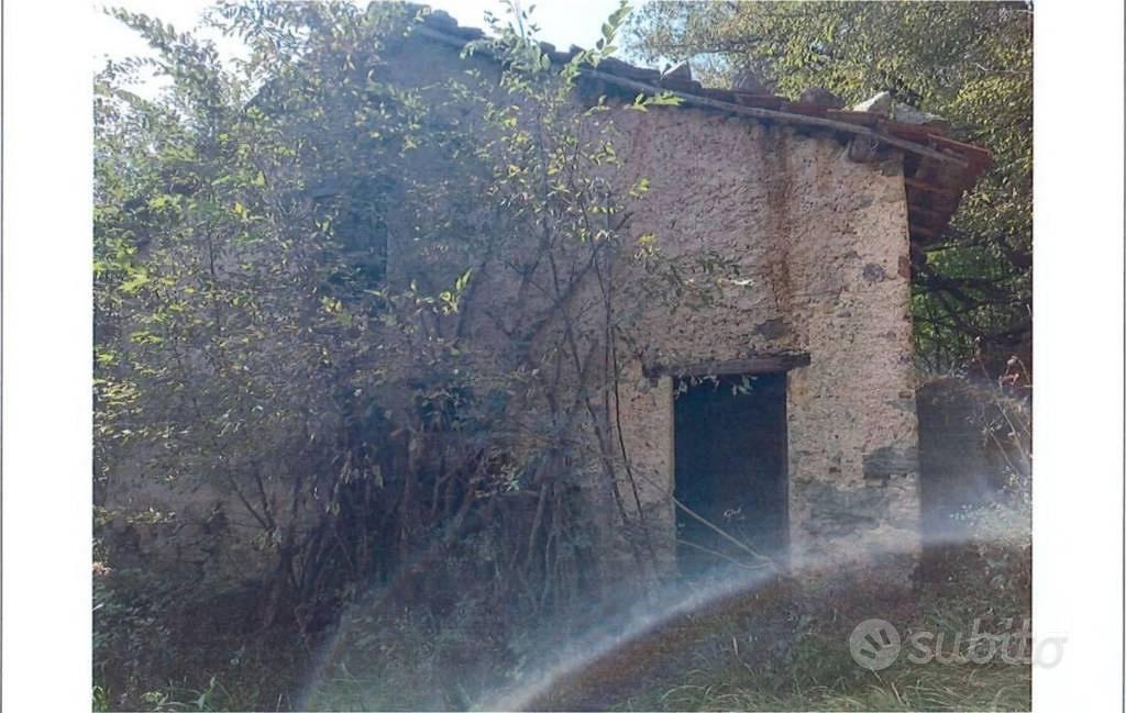 Immobile in asta di 349090 m² a Pallare - Altro
