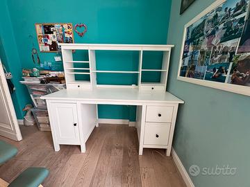 Scrivania Ikea Hemnes