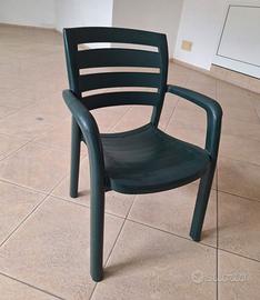 sedie da esterno in plastica verdi