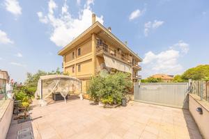 3 LOCALI A CASTEL GANDOLFO