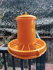 Mangiatoia per polli