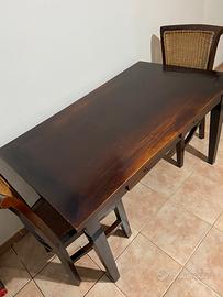 Tavolo antico in legno in perfette condizioni