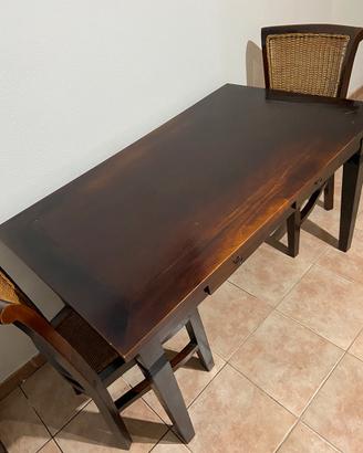Tavolo antico in legno in perfette condizioni