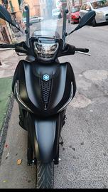 Beverly 400 deep black