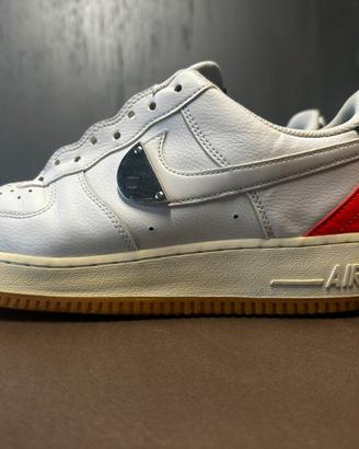 Nike Air Force 1 bianche silver/red