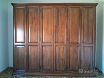 Armadio in legno massello