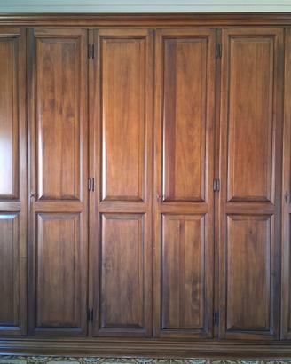 Armadio in legno massello