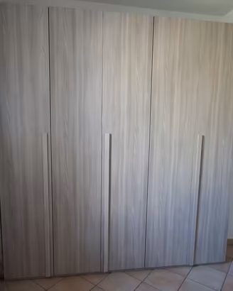 Armadio 5 ante + comò  + letto singolo