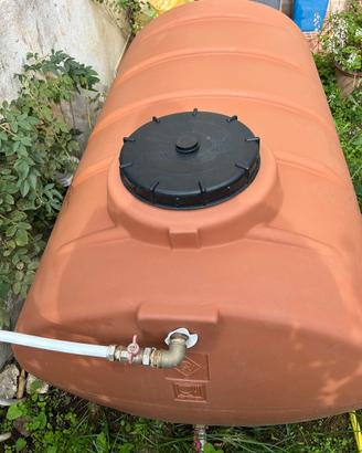Cisterna d’acqua da 1000 litri completa di tutto
