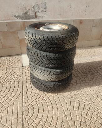 4 pneumatici invernali BFGoodrich 175/70 R13