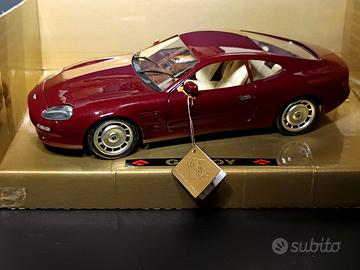 Aston Martin DB7.  Scala 1:18