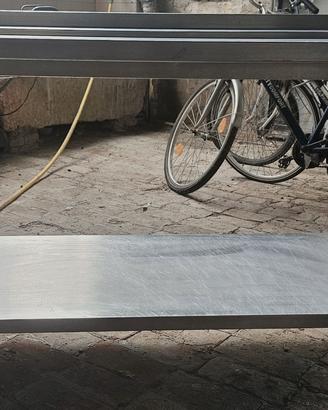 Tavolo in acciaio inox
