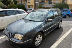 VOLKSWAGEN Bora - 2001