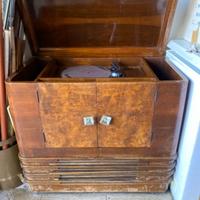 Mobile radio giradischi antico