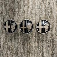 Rari loghi coppetta coprimozzo Alfa Romeo 1965