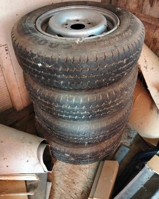 cerchi e gomme per camper 