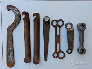 Set di chiavi vintage per moto o bici