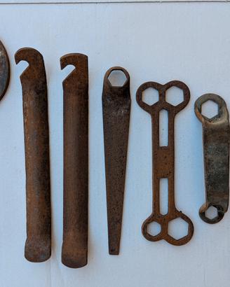 Set di chiavi vintage per moto o bici