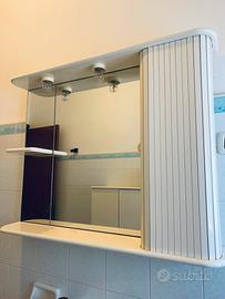 Specchio bagno con luce e contenitore