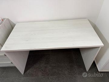 Scrivania moderna effetto cemento